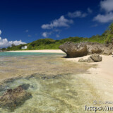 奇岩とタイドプールのあるビーチ-マサカダツ