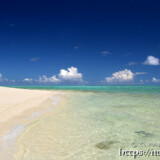 ビーチの波打ち際-オハマ