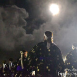 十五夜の満月と演者たち-野原マストリャー