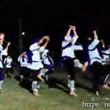 裸足で跳ね回る演者たち-野原マストリャー