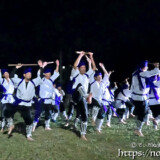 裸足で跳ね回る演者たち-野原マストリャー