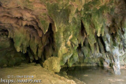 地中に広がるアートな世界-成川ガー