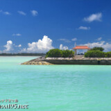 防波堤の先にある東家-川満漁港