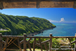 東家から見るサバ沖の断崖と海-さばおき園地