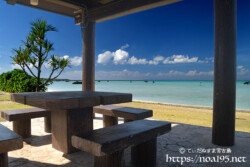 東家から見るビーチ-佐和田の浜