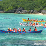 【職域対抗第1レース】青い海を進む3隻のサバニ-池間島海神祭