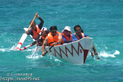 【職域対抗第5レース】力強い櫂さばき-池間島海神祭